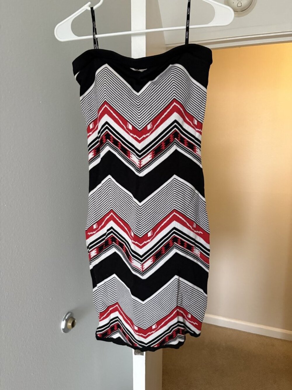 XOXO Strapless Knit Bodycon Dress Womens S Black Red White Chevron Stripe